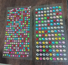 Multi-size self-adhesive crystals for creative and art projects